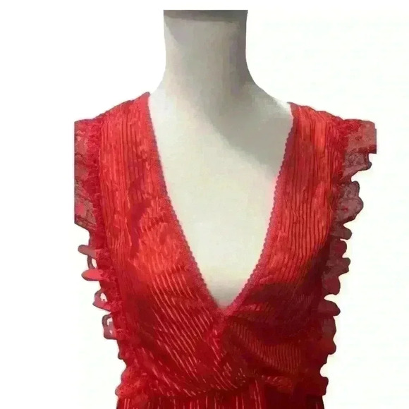 Vintage 80s Red Jaclyn Smith Lace Ruffle Tank Deep V - Picture 2 of 7